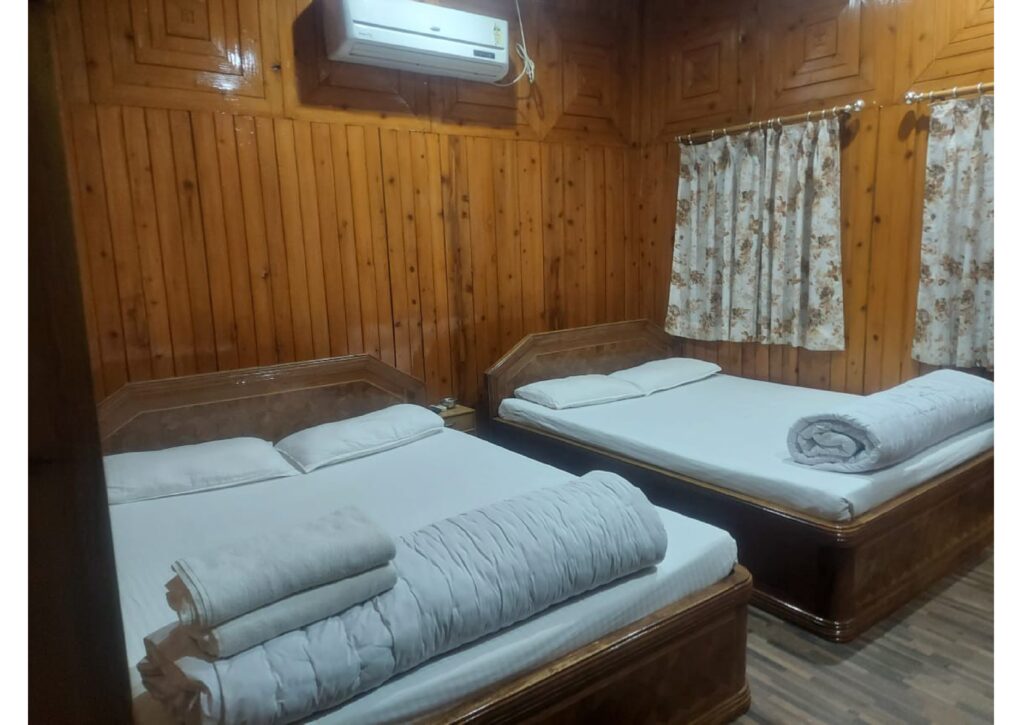 accommodation in lataguri